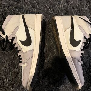 Nike Men's Cream and Black High-Top Sneakers